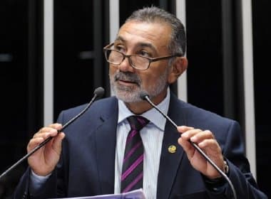 Por voto contra Dilma, Telmário vai ao planalto pedir cargos de afilhados de Jucá, diz coluna