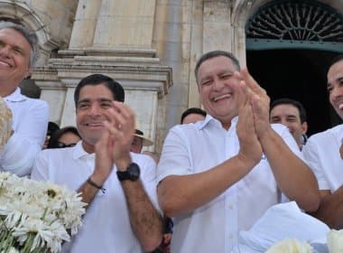 Fora de ano eleitoral, Rui Costa e ACM Neto aproveitam popularidade no Bonfim