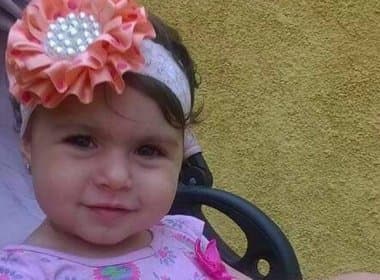Filha de PM, criança de 2 anos morre atingida por bala perdida no Rio de Janeiro