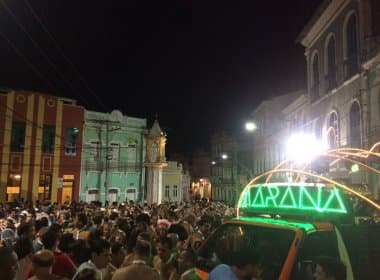Bloco Gravata Doida anima foliões na abertura do Carnaval