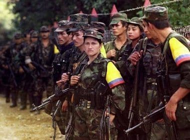 Líder das FARC se entrega ao exército colombiano