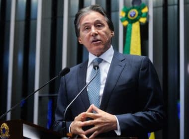 Presidente do Senado é internado em Brasília após desmaio