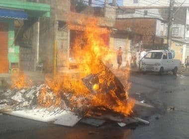 Manifestantes queimam pneus em Periperi; vigilantes protestam na região do Iguatemi
