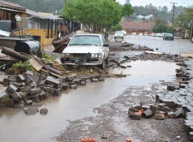Chuva mata três pessoas e deixa 91 cidades em situação de emergência no RS