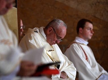 Vaticano investiga grupo católico brasileiro por suspeita de pacto com Satã para matar o papa