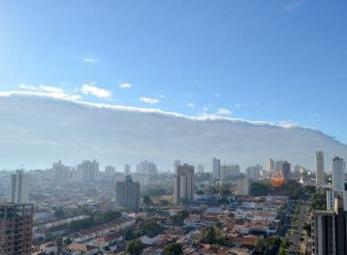 Nuvem 'tsunami' encobre céu e surpreende moradores de cidade em São Paulo