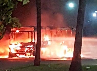 Ônibus é incendiado próximo ao Centro de Convenções; PM reforça patrulhamento