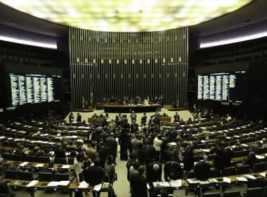 Câmara adia para terça votação da PEC da reforma política; discussão começou à noite