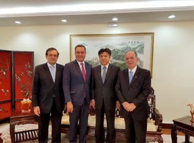 Antes de viajar para China, Rui se reúne com embaixador do país