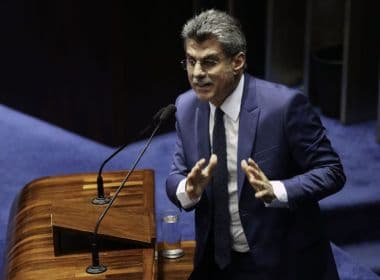 Jucá diz que R$ 2 bilhões não é demais 'para se ter democracia no Brasil'