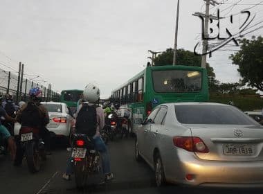 Operação policial bloqueia Avenida Paralela momentaneamente; vias já foram liberadas