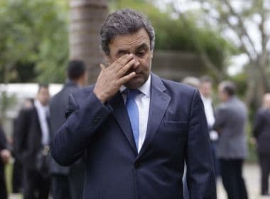 Aécio Neves é vaiado e deixa Convenção Nacional do PSDB após 40 minutos