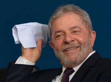 Viagra deveria ser pintado de vermelho para homenagear 'tesão' de Lula, brinca Haddad