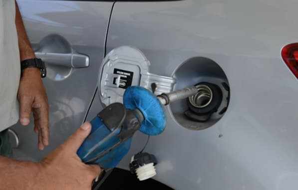 Preço da gasolina diminui e do diesel aumenta; novos valores passam a vigorar neste sábado 