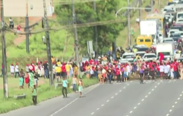 VÍDEO: Protesto deixa trânsito lento na Avenida Paralela, em Salvador 
