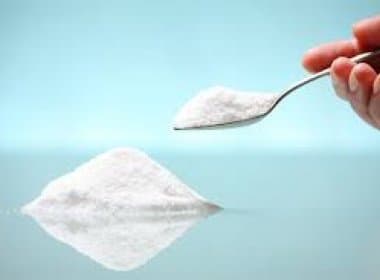 Consumir sódio exageradamente pode retardar início da puberdade, afirma estudo