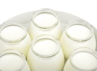 Pesquisadores alertam que leite materno vendido na internet está cheio de bactérias