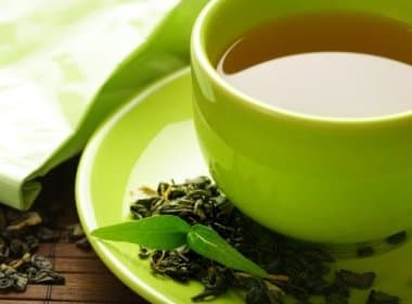 Jovem desenvolve hepatite grave após consumir chá verde para emagrecer