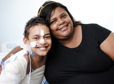 Garoto que fez primeiro transplante de pele na Bahia procura moradia