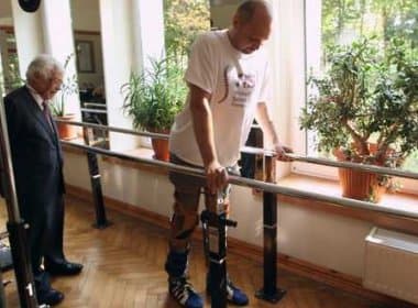 Homem paralisado volta a andar com ajuda de transplante que usou células do nariz