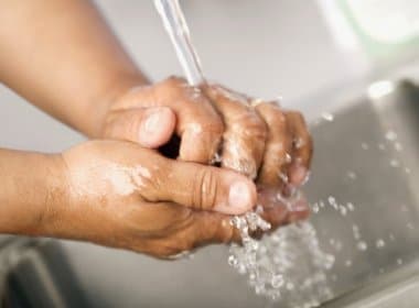 Lavar as mãos de forma correta reduz riscos de infecções; Saiba como fazer higienização