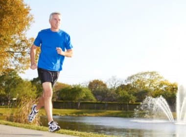 Atividade física reduz riscos de câncer de pulmão e colorretal em homens com mais de 40 anos