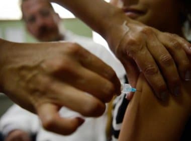 Baixo estoque de vacina contra gripe começa a comprometer campanha em Salvador