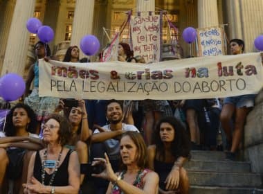 #MeuAborto: Com relatos nas redes sociais, campanha busca legalização do aborto