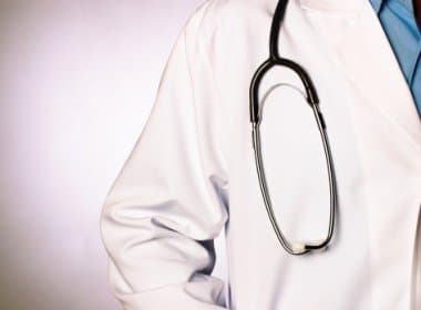 17 mil médicos brasileiros formados no exterior não têm diploma reconhecido