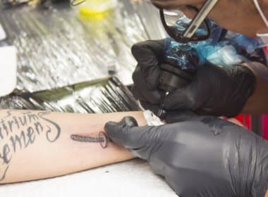 Tatuadores criticam Ato Médico: ‘Ninguém vai passar 6 anos estudando medicina para tatuar’