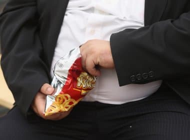 Adolescentes com sobrepeso ou obesidade têm mastigação prejudicial, aponta estudo