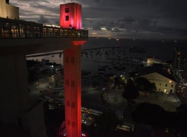 Elevador Lacerda será iluminado de vermelho em campanha de combate à Aids