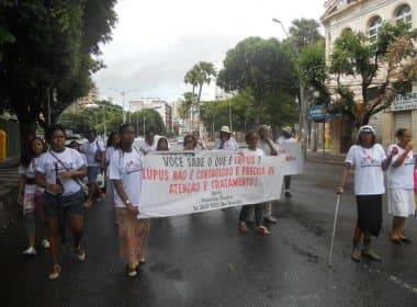Portadores de lúpus cobram assistência para pacientes em Salvador