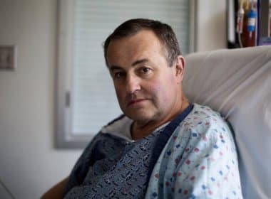 Após câncer, homem de 64 anos recebe primeiro transplante de pênis dos EUA
