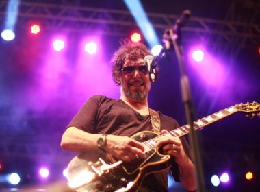 Lob�o se apresenta na Virada Cultural e oferece ironicamente m�sica ao Racionais MC's