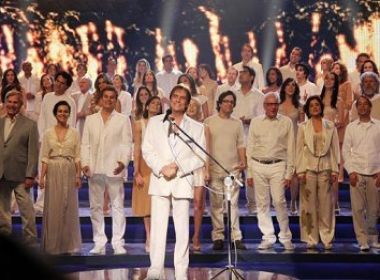 Roberto Carlos é aplaudido por reclamar da Globo