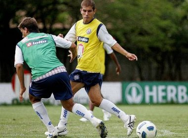 Joel comanda coletivo com Ricardinho entre os titulares