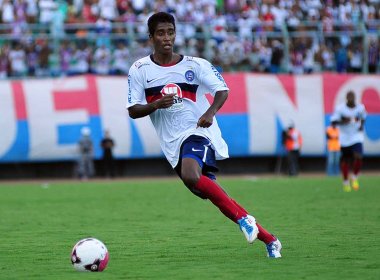 Jogadores do Bahia exaltam primeira etapa e criticam gramado de Juazeiro