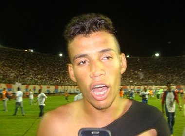 Vander: 'Vamos tentar beliscar a Copa do Brasil'
