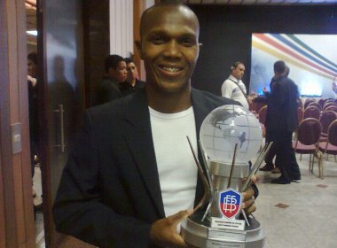 Bahia contrata zagueiro do Feirense; Reivan deve ser o próximo