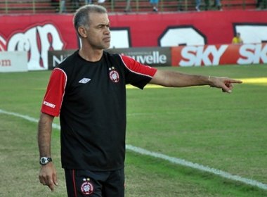 Jorginho é anunciado como novo técnico do Bahia
