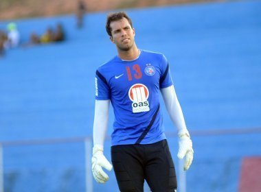 Com Lomba de volta, Crist�v�o mant�m forma��o em treino t�tico