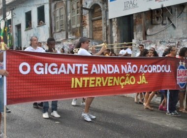 Manifestantes protestam contra diretoria do Bahia na Ladeira da Soledade