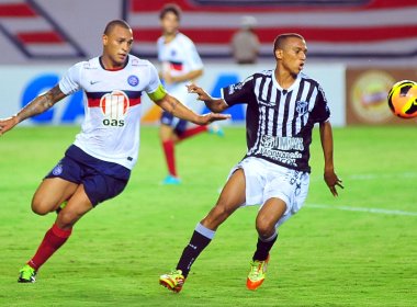 Titi leva terceiro amarelo e não joga contra Ponte Preta