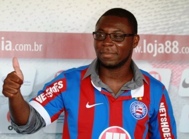 Questionado, Cristóvão elogia e promete dar chances para Freddy Adu