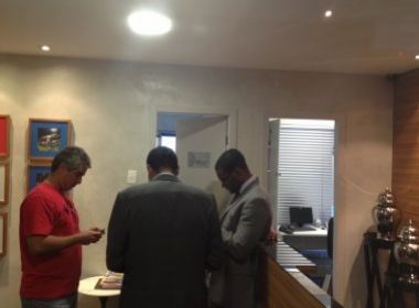 Polícia Civil faz devassa em escritório do E.C. Bahia e investiga computadores
