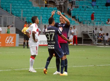Após golaço, Helder comemora triunfo sobre o Náutico