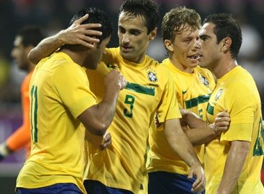 Com dois gols de Jonas, Brasil vence o Egito