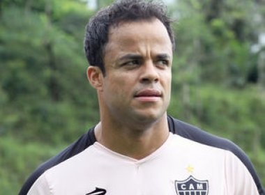Meia do Atlético-MG é condenado a dois anos e oito meses por estupro