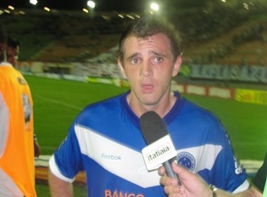 Cruzeiro deve propor reajuste salarial para manter Montillo